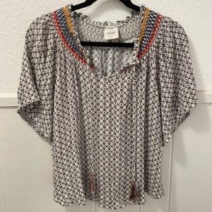 Women's Patterned Top - Black and White